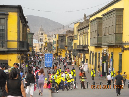 Colonial calle del Rimac - zona antigua de Lima